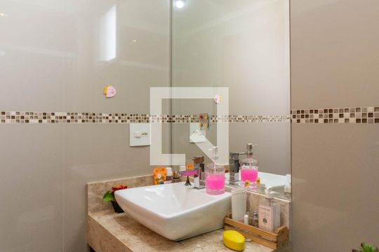 Banheiro da Suíte 2 de apartamento à venda com 3 quartos, 127m² em Centro, Guarulhos