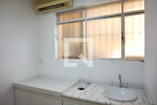Banheiro de casa à venda com 10 quartos, 450m² em Vila Cordeiro, São Paulo