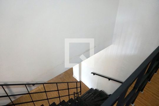 Escada de casa à venda com 10 quartos, 450m² em Vila Cordeiro, São Paulo
