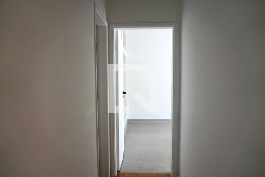 Corredor de casa à venda com 10 quartos, 450m² em Vila Cordeiro, São Paulo
