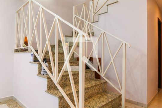 Escada de casa à venda com 3 quartos, 160m² em Vila Andrade, São Paulo