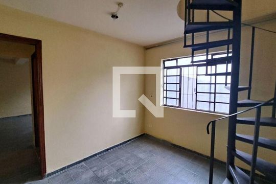 Casa de Condomínio à venda com 3 quartos, 160m² em Jardim Maria Duarte, São Paulo