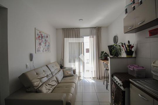 Apartamento para alugar com 2 quartos, 36m² em Cambuci, São Paulo