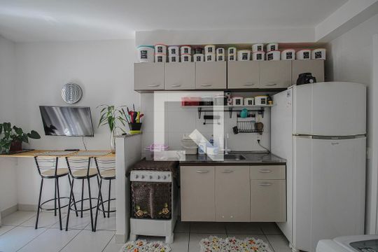 Sala/Cozinha de apartamento para alugar com 2 quartos, 36m² em Cambuci, São Paulo