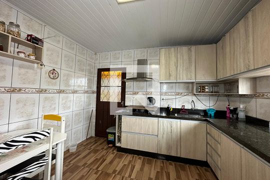 Cozinha de casa de condomínio à venda com 3 quartos, 240m² em Santa Teresa, São Leopoldo