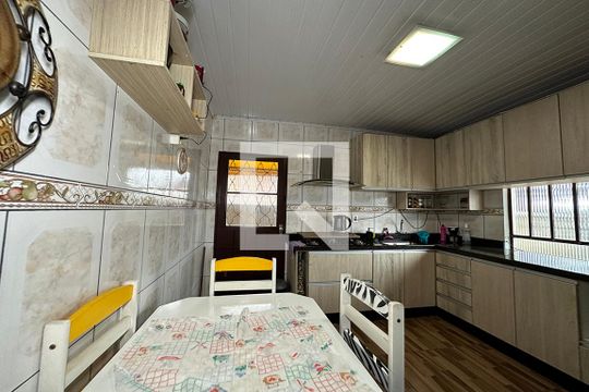 Cozinha de casa de condomínio à venda com 3 quartos, 240m² em Santa Teresa, São Leopoldo