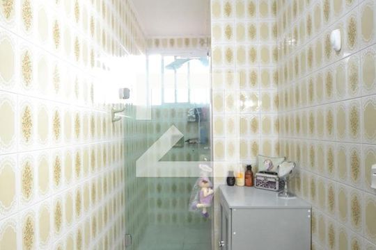 Banheiro de apartamento para alugar com 1 quarto, 53m² em Santa Tereza, Porto Alegre