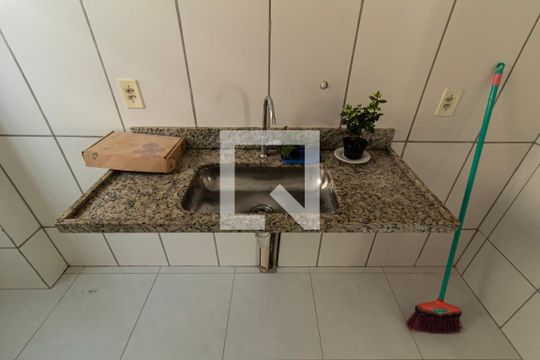 Cozinha de apartamento para alugar com 2 quartos, 48m² em Aparecidinha, Sorocaba