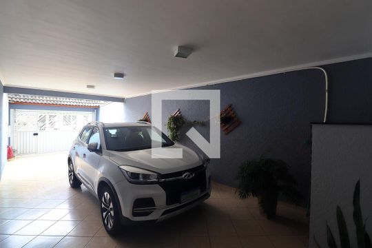 Garagem de casa à venda com 3 quartos, 238m² em Vila Metalurgica, Santo André