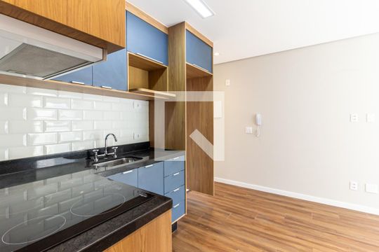 Cozinha de apartamento para alugar com 2 quartos, 45m² em Bela Vista, São Paulo