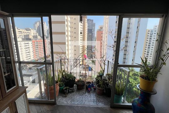 Sacada de apartamento para alugar com 2 quartos, 100m² em Pinheiros, São Paulo
