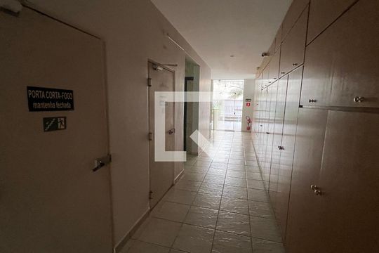 Hall social de apartamento para alugar com 2 quartos, 100m² em Pinheiros, São Paulo