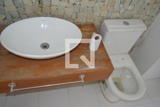 Banheiro da churrasqueira  de apartamento à venda com 4 quartos, 236m² em Freguesia (jacarepaguá), Rio de Janeiro