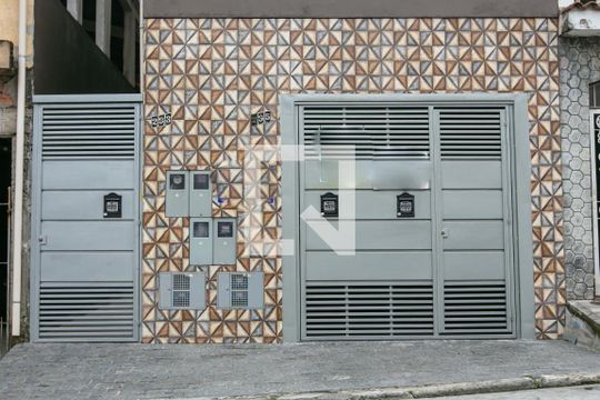 Fachada de casa para alugar com 3 quartos, 120m² em Jardim Ruth, São Paulo
