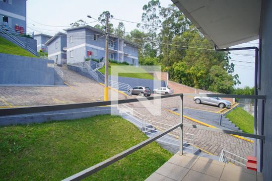 vista da sala  de casa à venda com 2 quartos, 52m² em Industrial, Novo Hamburgo