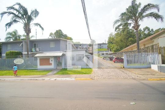 Fachada de casa à venda com 2 quartos, 52m² em Industrial, Novo Hamburgo