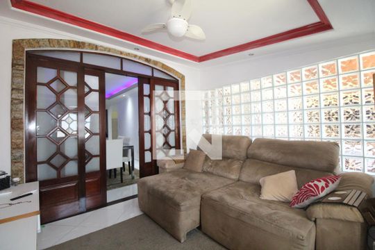 Sala de casa de condomínio à venda com 3 quartos, 340m² em Anil, Rio de Janeiro