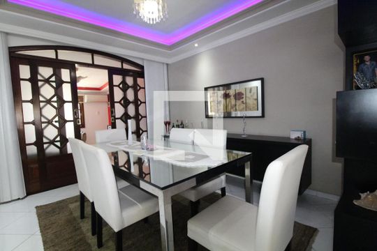 Sala de casa de condomínio à venda com 3 quartos, 340m² em Anil, Rio de Janeiro