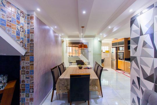Cozinha de casa à venda com 3 quartos, 216m² em Quinta da Paineira, São Paulo