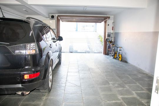 Garagem de casa à venda com 3 quartos, 250m² em Vila Maria, São Paulo