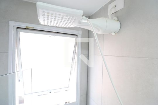 Banheiro de apartamento para alugar com 2 quartos, 47m² em Várzea da Barra Funda, São Paulo