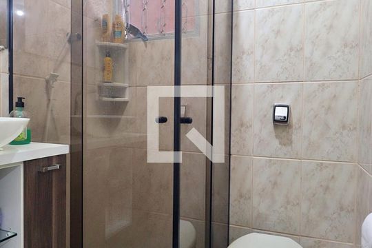 Banheiro do Quarto 1 - Suíte de casa à venda com 2 quartos, 173m² em Parque Oratorio, Santo André