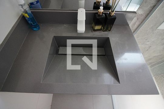 Banheiro do Quarto 1 - Suíte de apartamento para alugar com 3 quartos, 84m² em Independência, São Bernardo do Campo