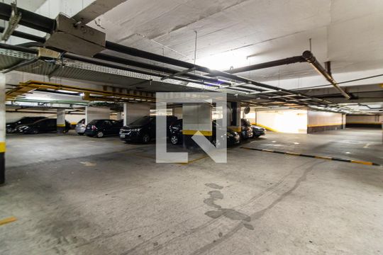 Garagem de apartamento para alugar com 2 quartos, 66m² em Jardim das Laranjeiras, São Paulo