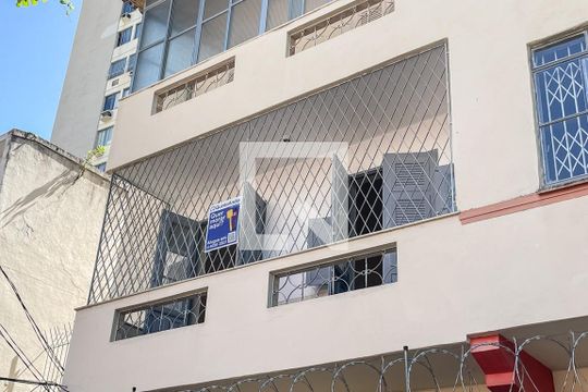 Placa de apartamento para alugar com 3 quartos, 98m² em Grajaú, Rio de Janeiro