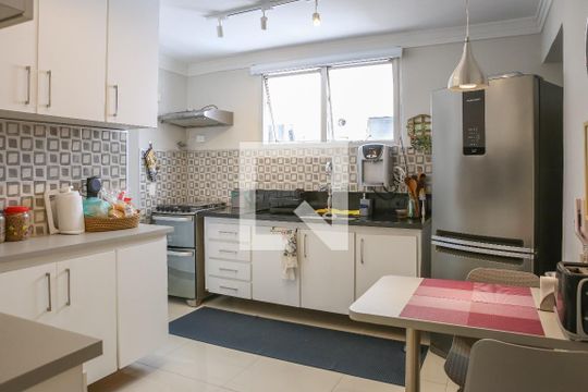 Cozinha de apartamento para alugar com 2 quartos, 107m² em Perdizes, São Paulo
