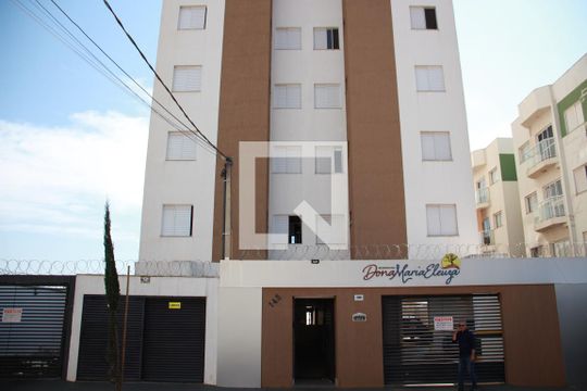 Fachada de apartamento para alugar com 2 quartos, 55m² em Alto Umuarama, Uberlândia