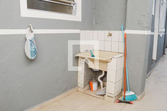 Área de Serviço de casa para alugar com 2 quartos, 108m² em Vila Medeiros, São Paulo