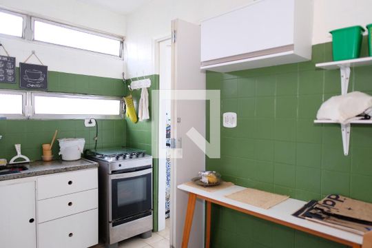 Cozinha de apartamento para alugar com 2 quartos, 54m² em Vila Madalena, São Paulo