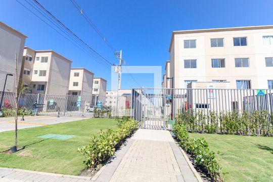 Fachada do Condomínio de apartamento para alugar com 2 quartos, 38m² em Tatuquara, Curitiba