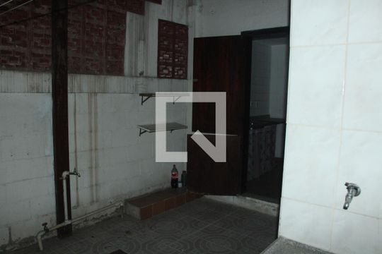 Área Externa de casa de condomínio para alugar com 2 quartos, 70m² em Jardim Alvorada, Nova Iguaçu