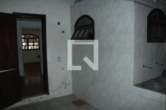 Área Externa de casa de condomínio para alugar com 2 quartos, 70m² em Jardim Alvorada, Nova Iguaçu
