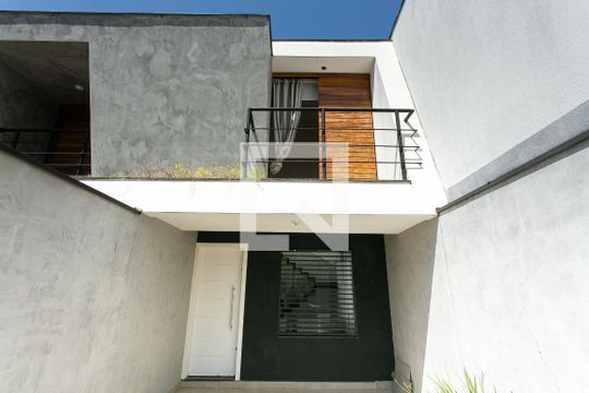 Fachada de casa à venda com 3 quartos, 150m² em Vila Antonina, São Paulo