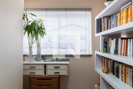 Biblioteca de casa à venda com 2 quartos, 156m² em Vila Pompéia, São Paulo