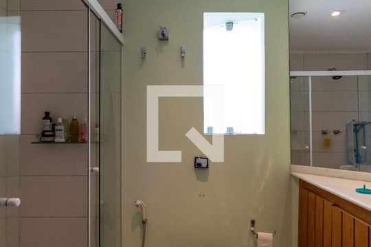 Banheiro da Suíte de casa à venda com 2 quartos, 156m² em Vila Pompéia, São Paulo