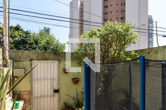 Quintal de casa à venda com 2 quartos, 156m² em Vila Pompéia, São Paulo