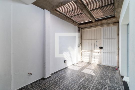 Garagem de casa à venda com 2 quartos, 156m² em Vila Pompéia, São Paulo