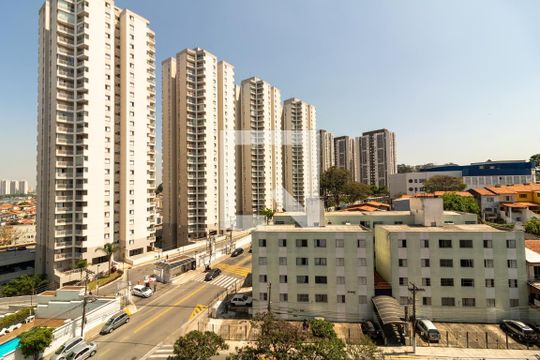 Vista de apartamento à venda com 2 quartos, 60m² em Jardim Monte Alegre, Taboão da Serra