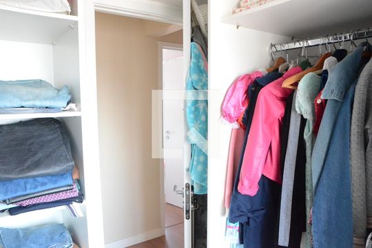 Closet de apartamento à venda com 2 quartos, 72m² em Bela Vista, Osasco