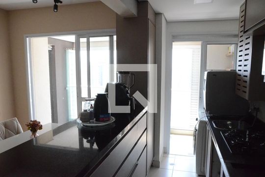 Cozinha de apartamento à venda com 2 quartos, 72m² em Bela Vista, Osasco