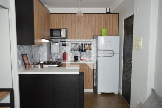 Cozinha de apartamento para alugar com 1 quarto, 36m² em Cambuci, São Paulo