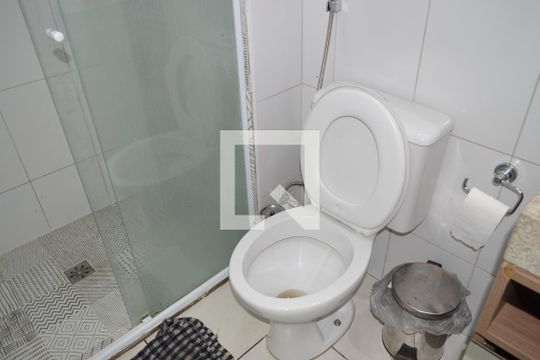 Banheiro de apartamento para alugar com 1 quarto, 36m² em Cambuci, São Paulo