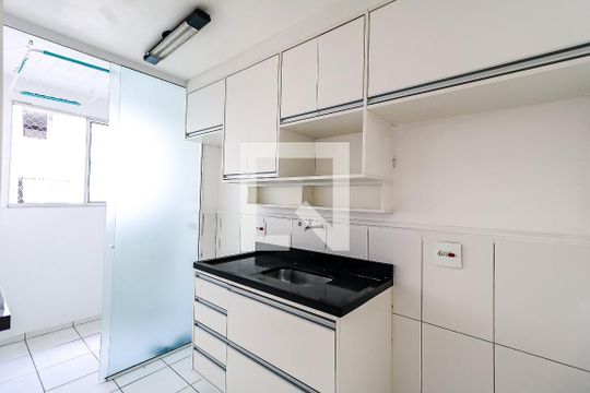Cozinha de apartamento para alugar com 2 quartos, 47m² em Jardim Umarizal, São Paulo