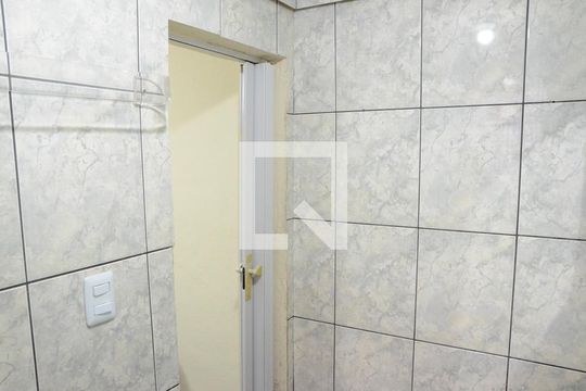 Banheiro 3 de casa à venda com 5 quartos, 213m² em Recanto das Rosas, Osasco