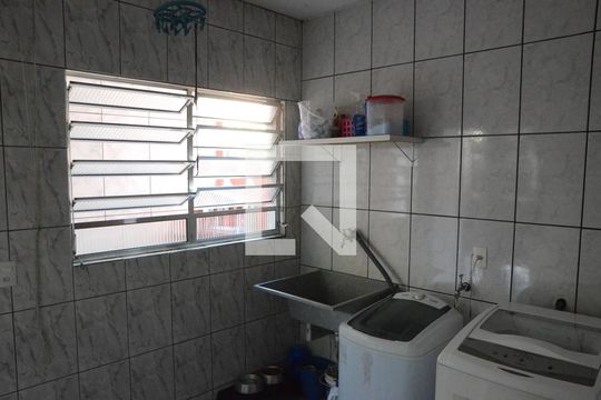 Lavanderia de casa à venda com 5 quartos, 213m² em Recanto das Rosas, Osasco