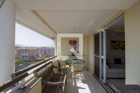 Varanda de apartamento para alugar com 4 quartos, 128m² em Barra da Tijuca, Rio de Janeiro